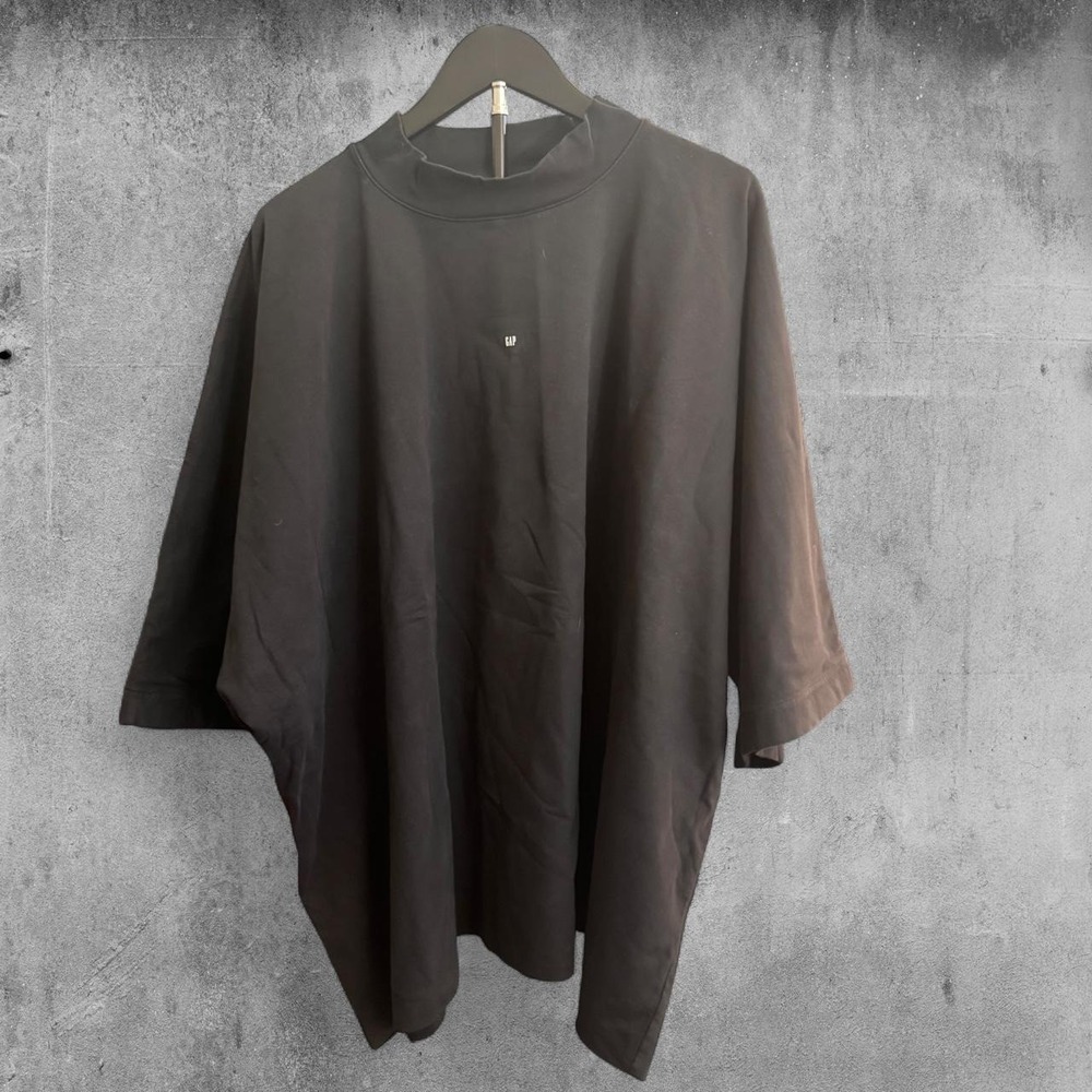 Yeezy Gap logo no seam cropped black cotton t-shirt size XL